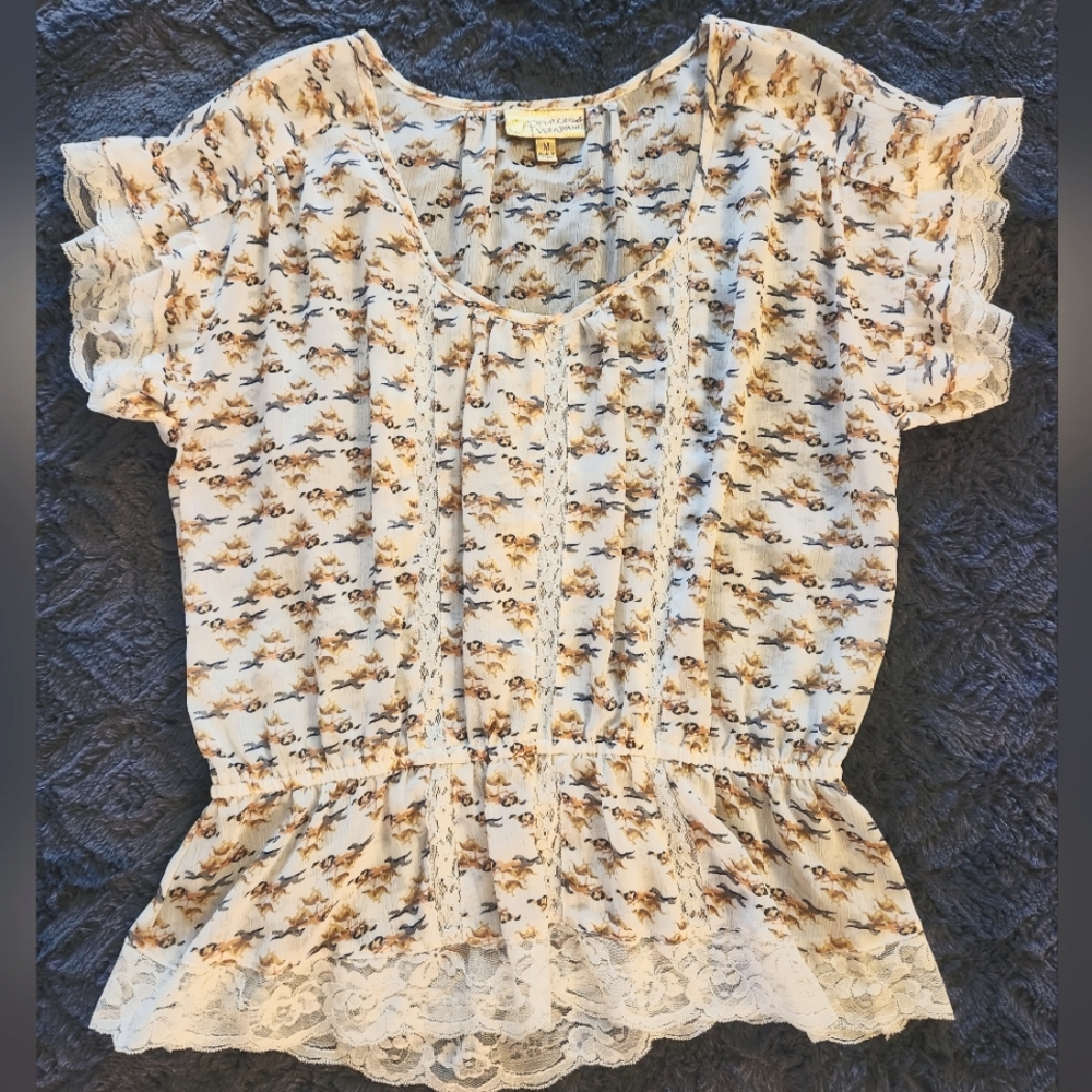 Princess Vera Wang Shell Top. Size M. Ivory with Horse Pattern